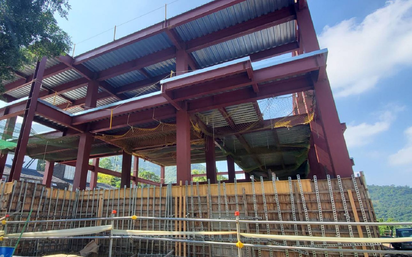 台中橋梁懸吊鷹架案例